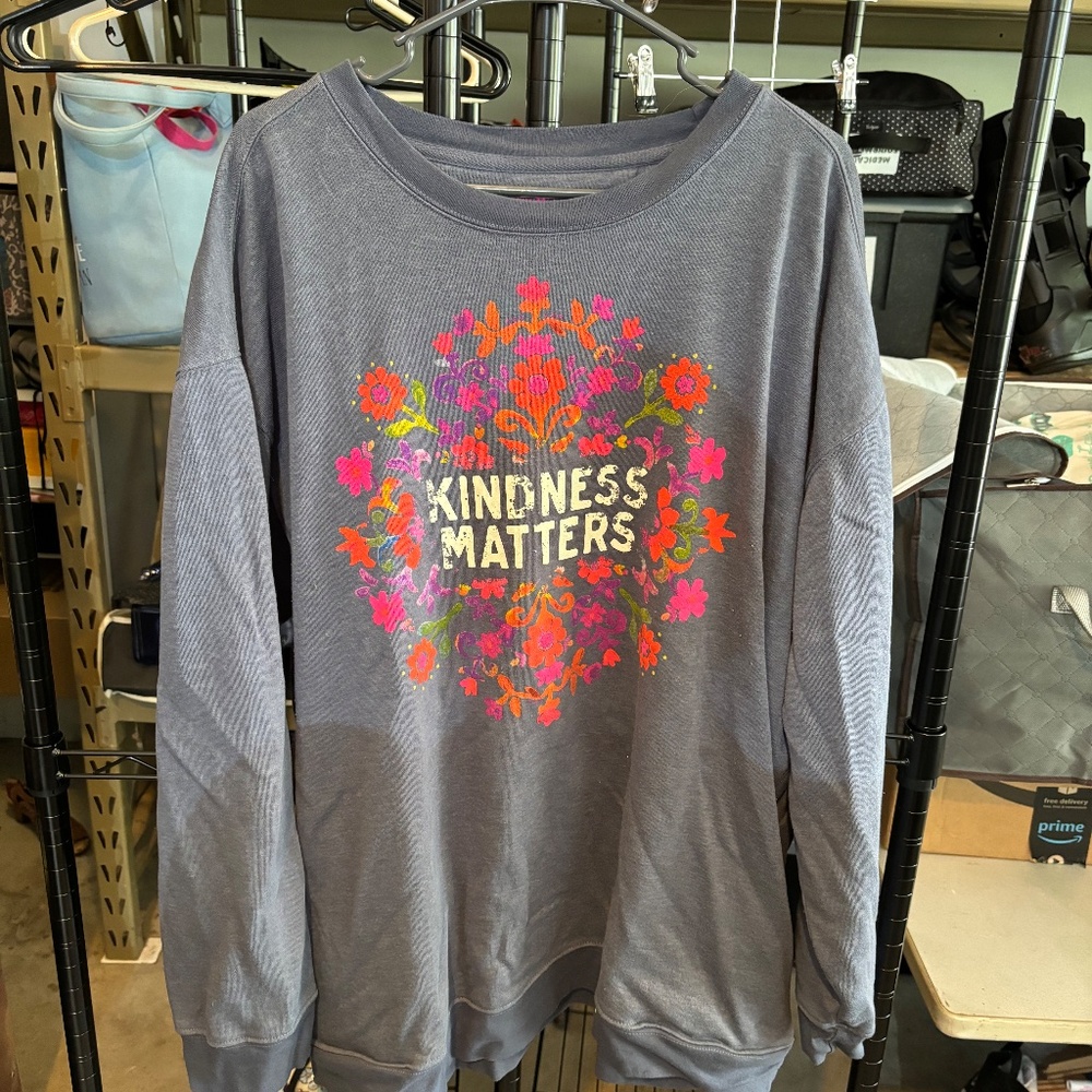 Cute lightweight sweater! Size XXXL